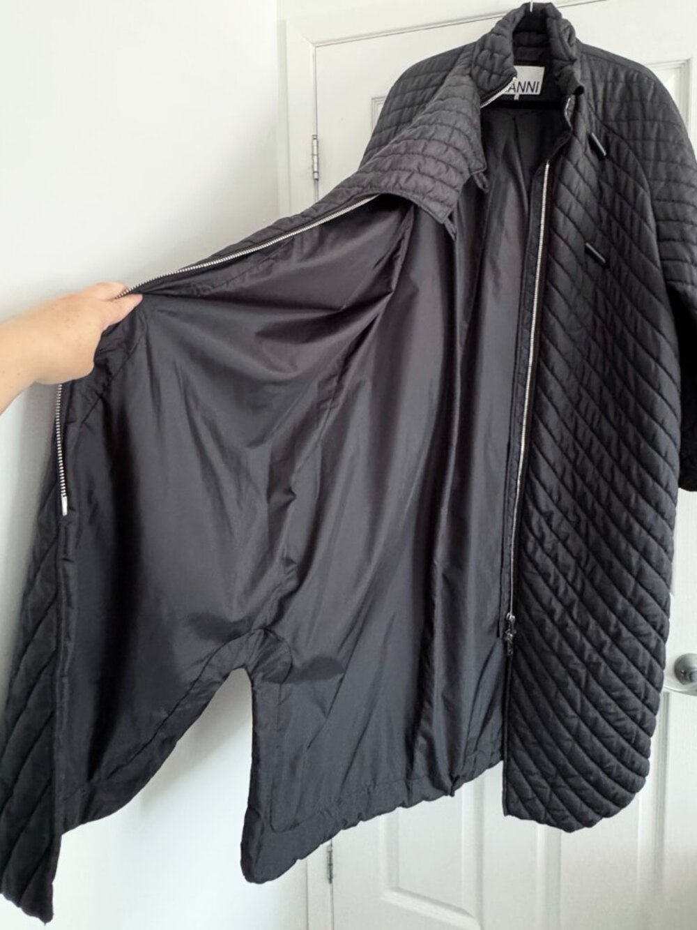 Ganni Quilted jacket in Black, size 40. Fits like a size 12 ish - Picture 8 of 16